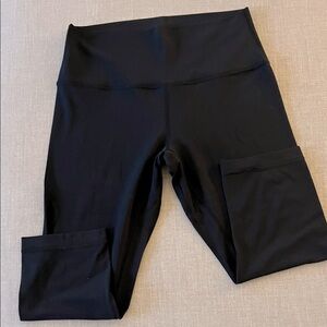 Lululemon Align short cropped leggings.